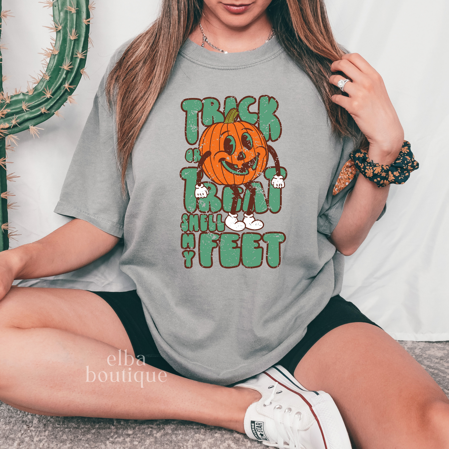 Trick or Treat Smell my Feet Cute Halloween T-Shirt