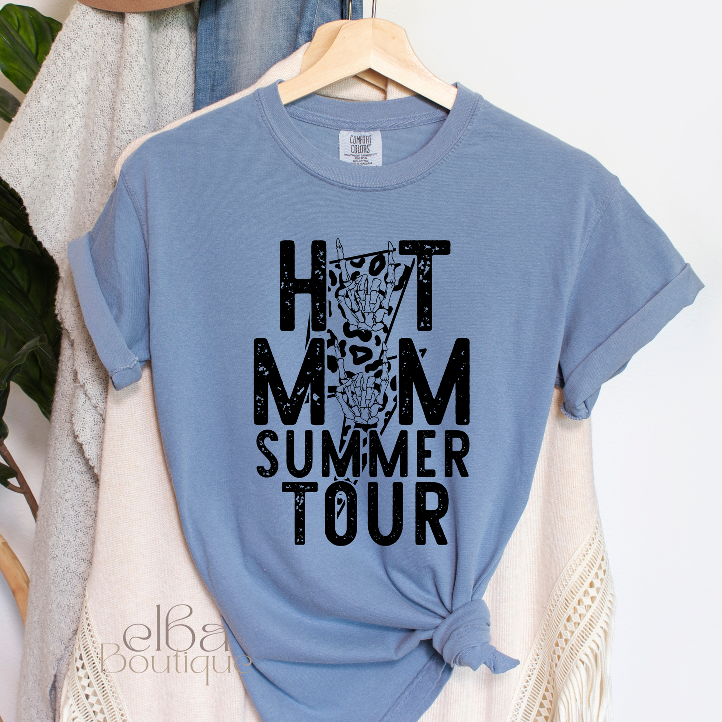 HOT MOM SUMMER TOUR T-SHIRT