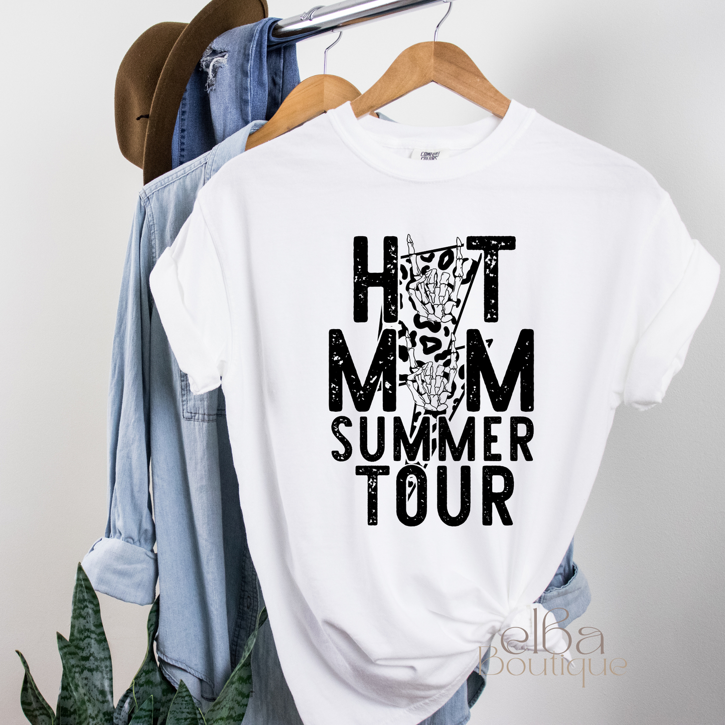 HOT MOM SUMMER TOUR T-SHIRT