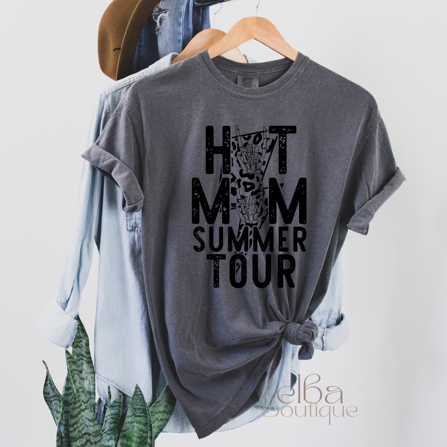 HOT MOM SUMMER TOUR T-SHIRT