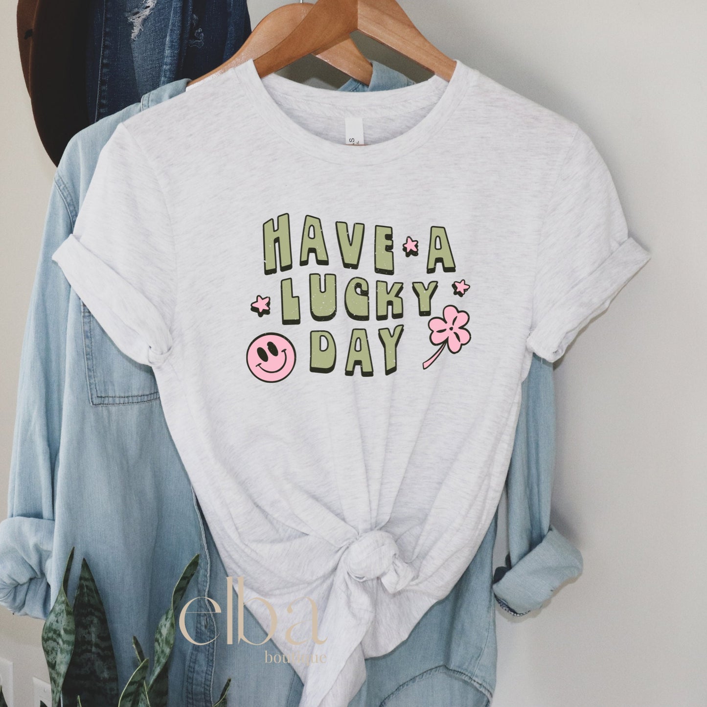 HAVE A LUCKY DAY! GRAPHIC TEE